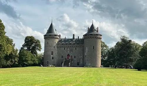 Des offres d'emploi en comptabilité à Combourg sont disponibles sur le site de l'expert-comptable Capeos.