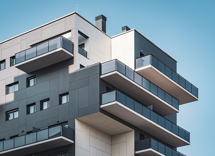 immeuble récent d'une holding SCI