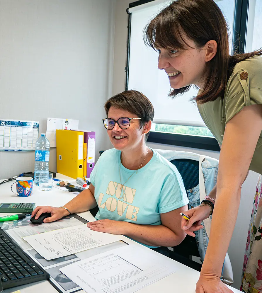 Deux collaboratrices comptables de l'agence Capeos de Vitré, en Ille-et-Vilaine