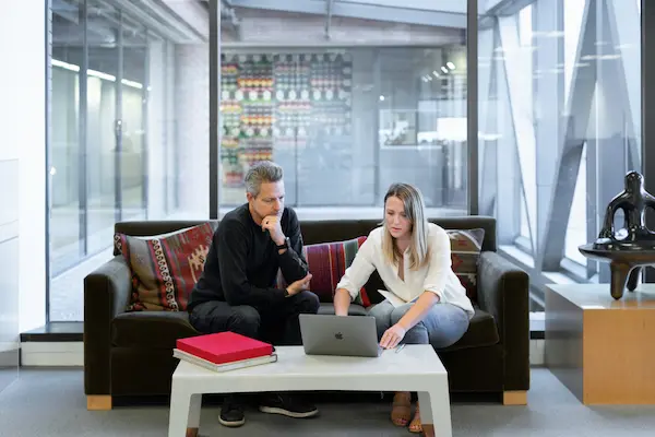 un rendez-vous client sur la holding et ses avantages